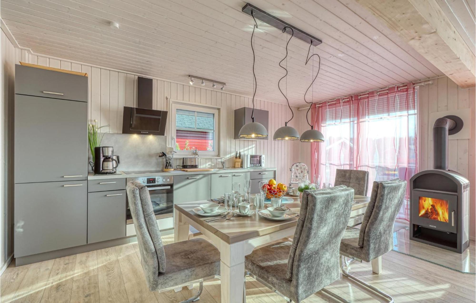 2 Bedroom Nice Home In Zerpenschleuse Esterno foto